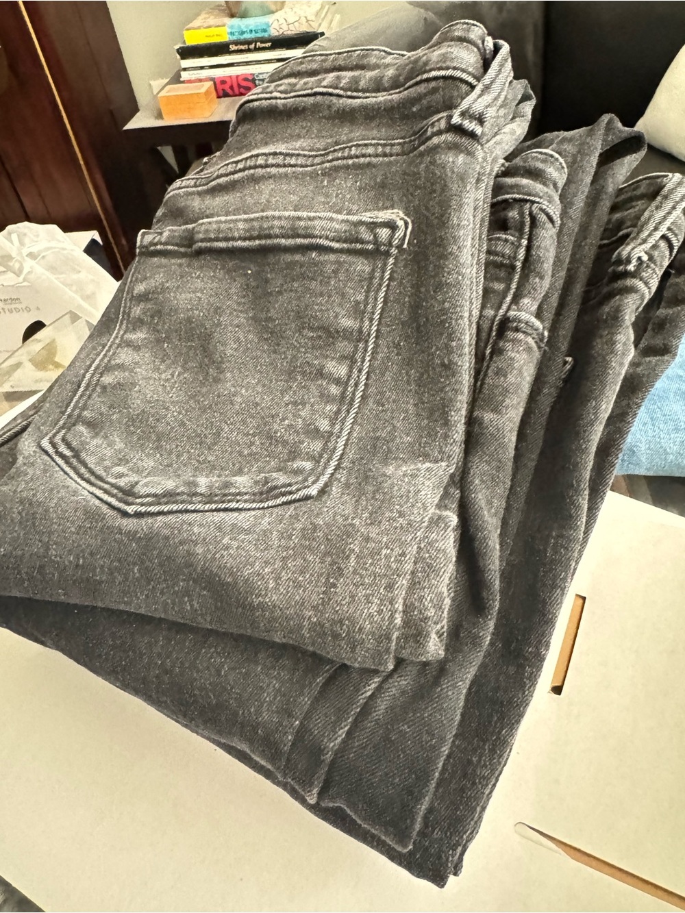 Old Navy Women's high rise WOW Straight Leg Jeans - Washed Black